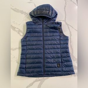 XL Lolë Down Vest